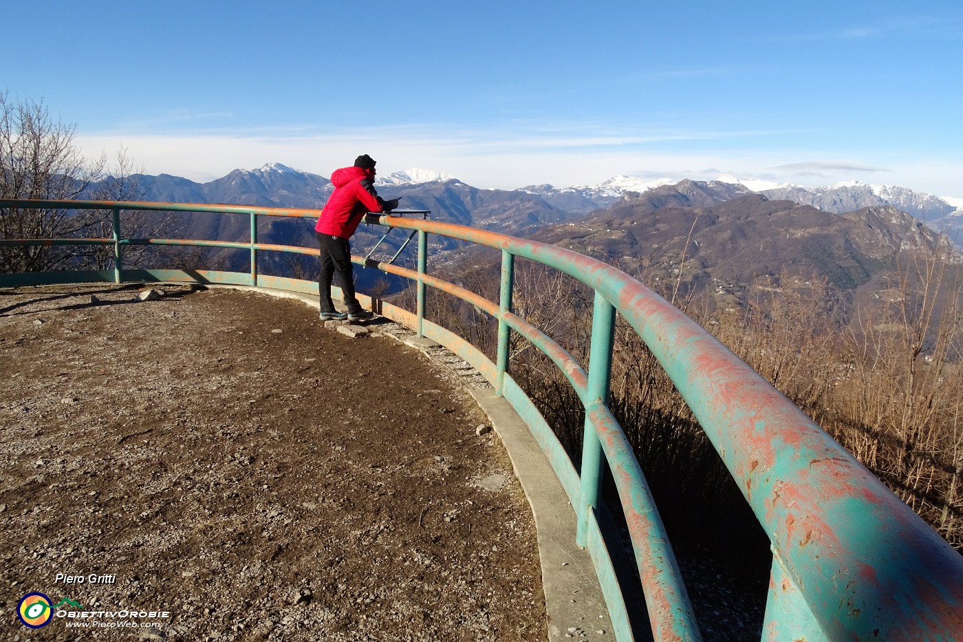74 Vetta del Canto Alto, panoramica a 360 gradi.JPG